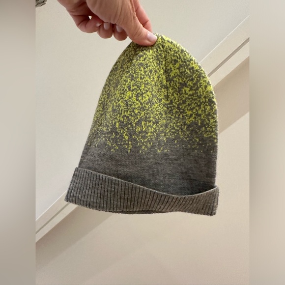 Lululemon hat - Picture 3 of 4